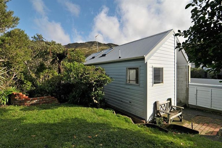 Photo of property in 16b Ngarimu Grove, Ngaio, Wellington, 6035