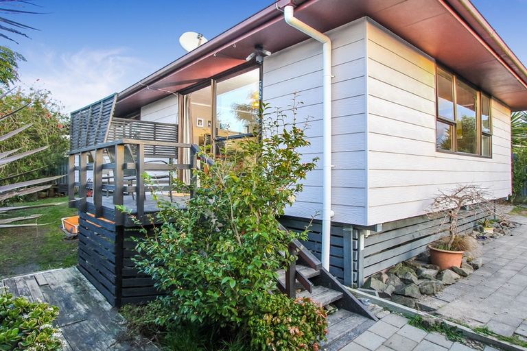 Photo of property in 43 Lavelle Road, Henderson, Auckland, 0612