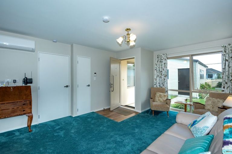 Photo of property in 51 Palmers Road, New Brighton, Christchurch, 8083