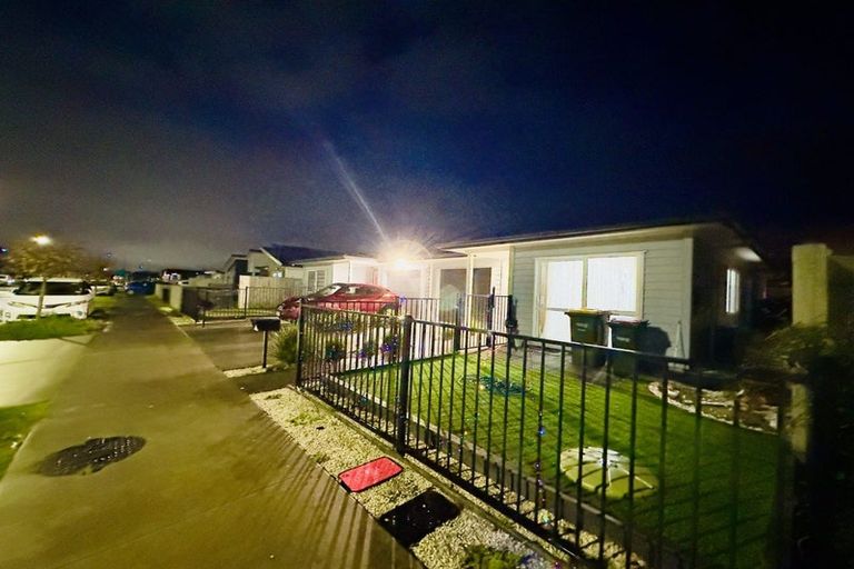 Photo of property in 7 Kapowai Boulevard, Takanini, 2112