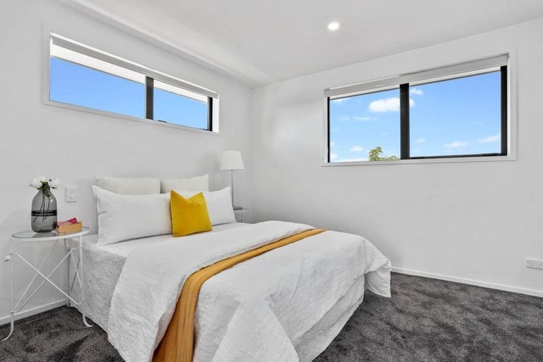 Photo of property in 5/137 Tirimoana Road, Te Atatu South, Auckland, 0602