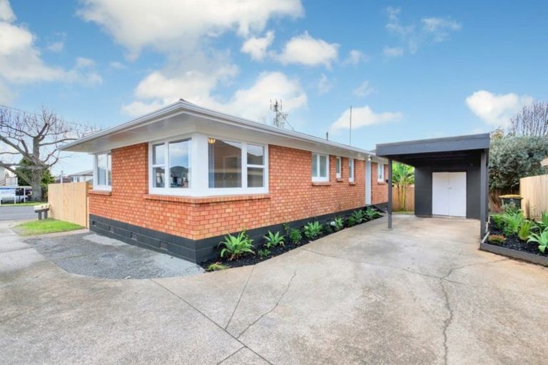 Photo of property in 1/84 Wallace Road, Papatoetoe, Auckland, 2025