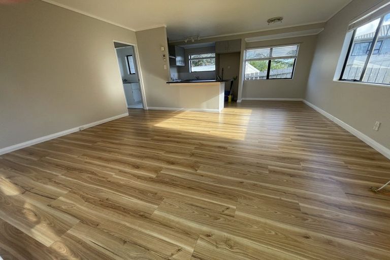 Photo of property in 95 Hobsonville Road, West Harbour, Auckland, 0618