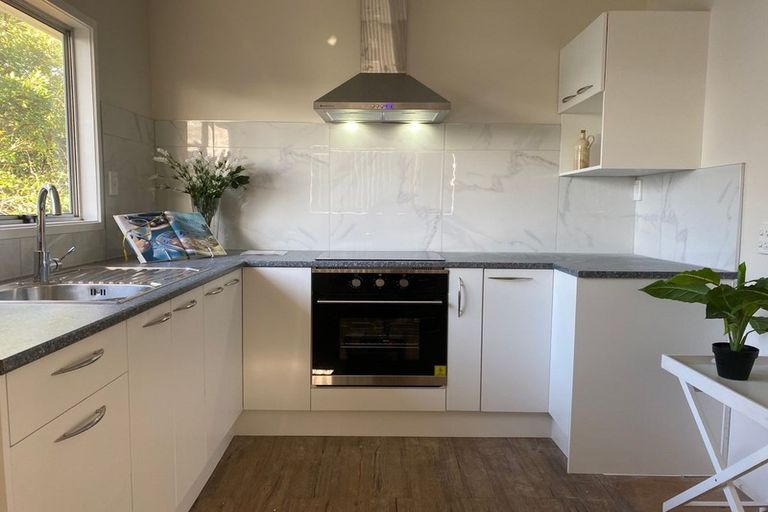 Photo of property in 2 Bundena Place, Clendon Park, Auckland, 2103