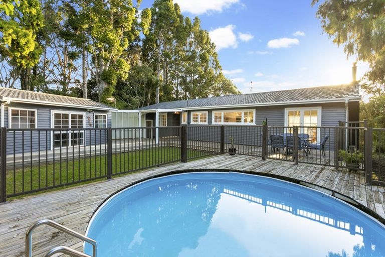 Photo of property in 792 West Coast Road, Oratia, Auckland, 0604