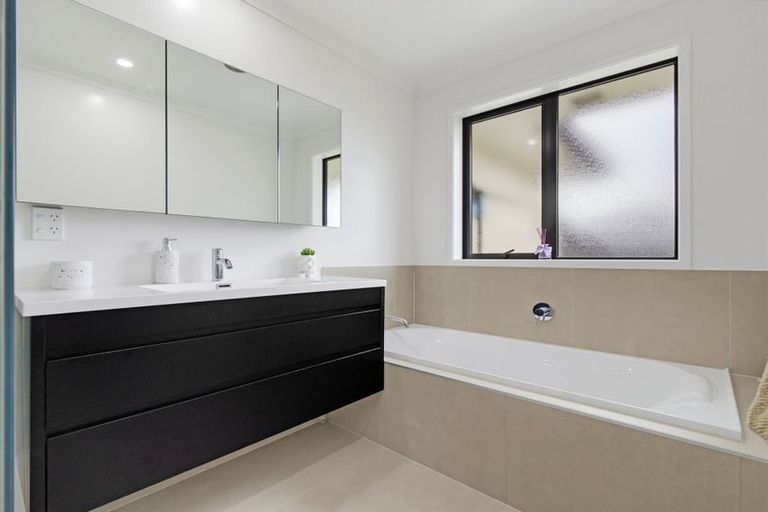 Photo of property in 29 Calder Crescent, Pokeno, 2402