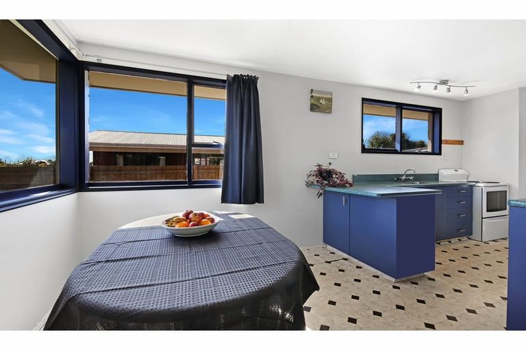 Photo of property in 5 Coates Place, Rangiora, 7400