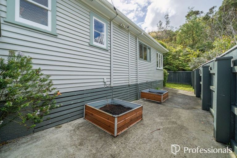 Photo of property in 143 Wellington Road, Wainuiomata, Lower Hutt, 5014