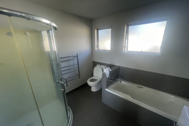 Photo of property in 357 Roscommon Road, Clendon Park, Auckland, 2103
