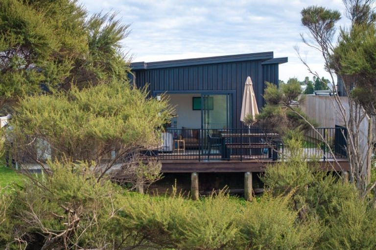 Photo of property in 6 Hapuapua Street, Raglan, 3225