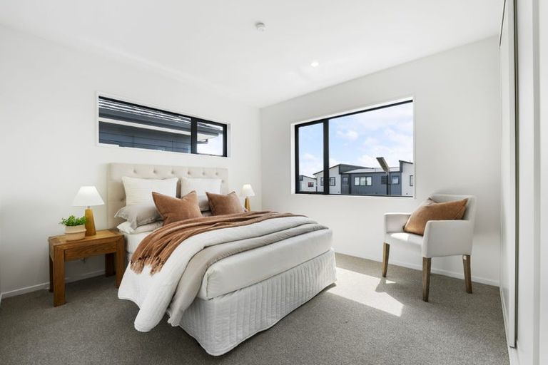 Photo of property in 121 Waituarua Drive, Takanini, Auckland, 2112