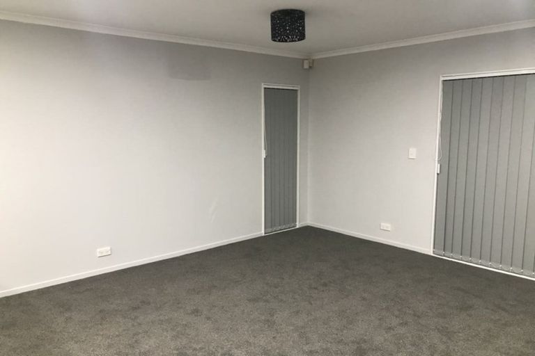 Photo of property in 11 Ashmere Lane, Weymouth, Auckland, 2103