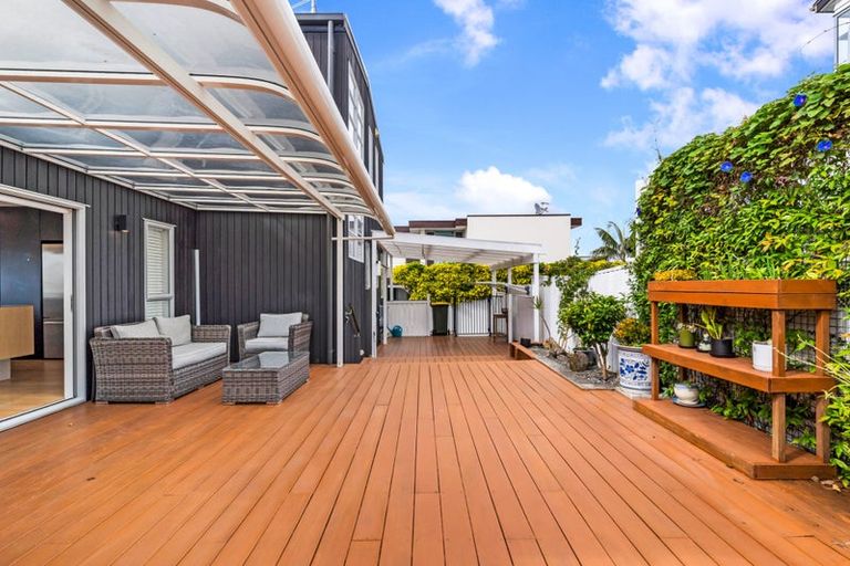 Photo of property in 24 Beach Road, Castor Bay, Auckland, 0620