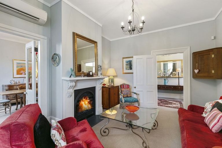 Photo of property in 11 Tinakori Road, Thorndon, Wellington, 6011