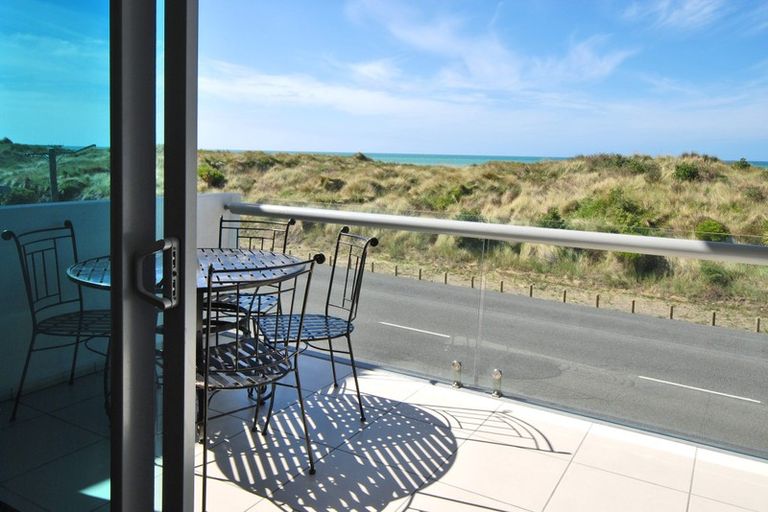 Photo of property in 11/272 Marine Parade, New Brighton, Christchurch, 8061