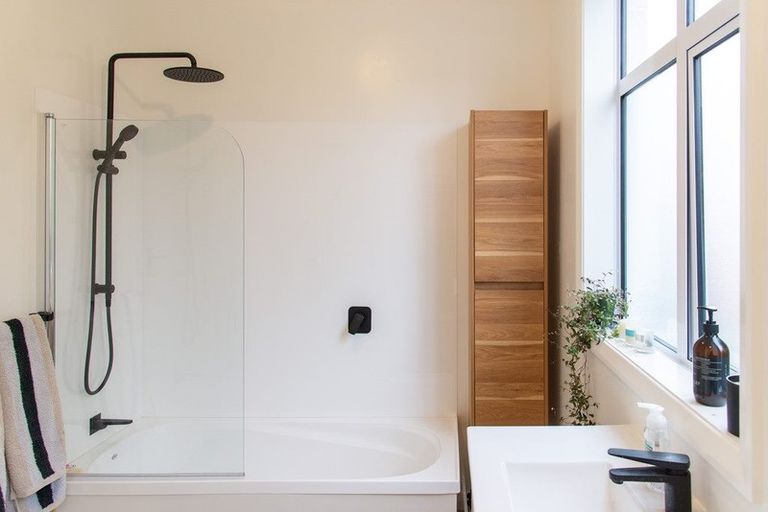 Photo of property in 7 Valpy Street, Saint Clair, Dunedin, 9012