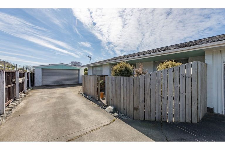 Photo of property in 2/97 Hay Street, Bromley, Christchurch, 8062