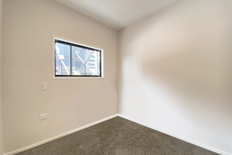Photo of property in 5 Whakarato Way, Takanini, 2112