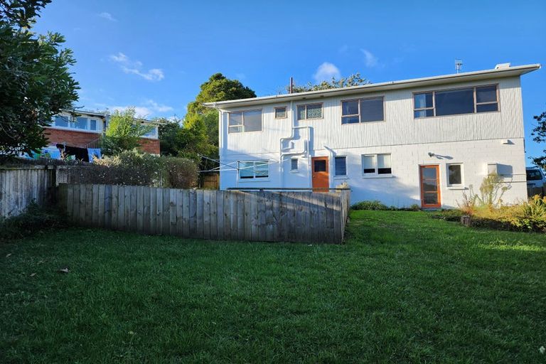 Photo of property in 43 Girrahween Drive, Totara Vale, Auckland, 0629