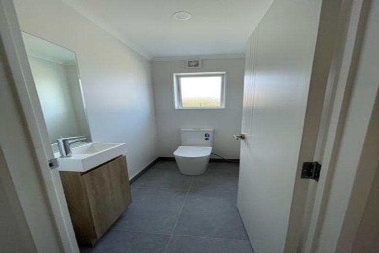 Photo of property in 30a Sorrel Crescent, Bucklands Beach, Auckland, 2012