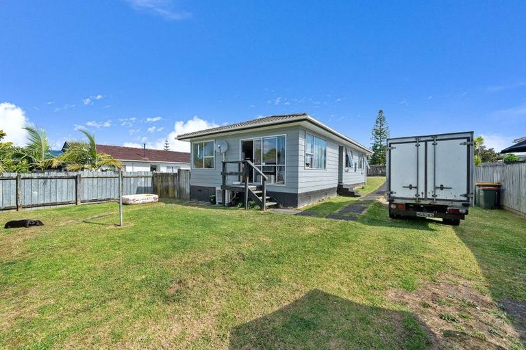 Photo of property in 6 Karina Place, Glen Eden, Auckland, 0602