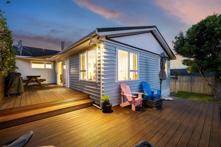 Photo of property in 118 Kahu Road, Paremata, Porirua, 5024