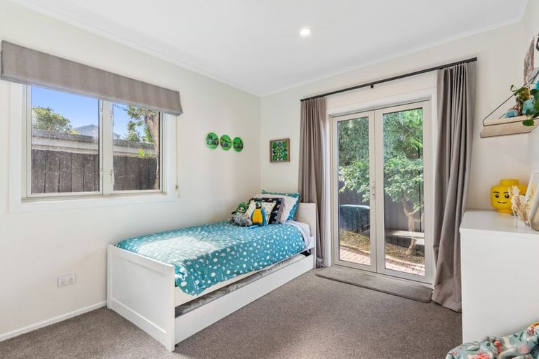 Photo of property in 2/16 Kenmure Avenue, Forrest Hill, Auckland, 0620