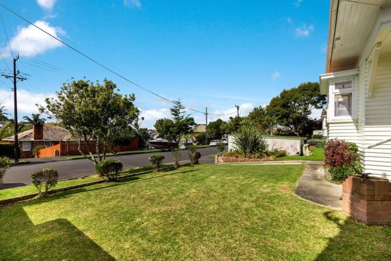 Photo of property in 6 Westmere Park Avenue, Westmere, Auckland, 1022