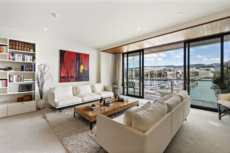 Photo of property in Clyde Quay Wharf, 2c/7 Clyde Quay Wharf, Te Aro, Wellington, 6011