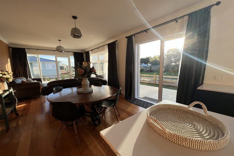 Photo of property in 1 George Hawkins Way, Martinborough, 5711