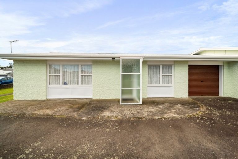 Photo of property in 93a Tukapa Street, Westown, New Plymouth, 4310