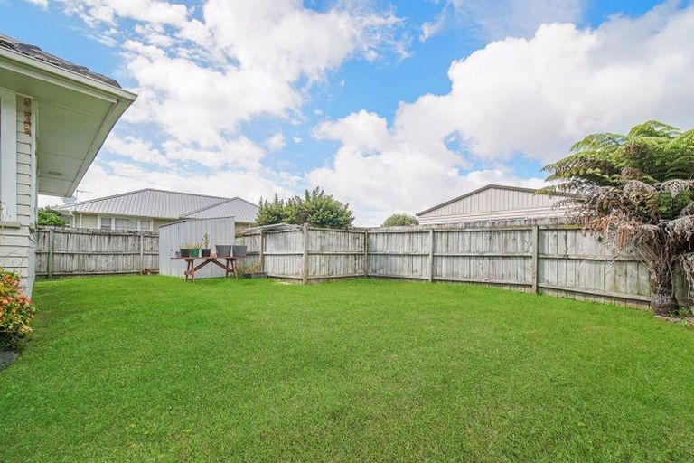 Photo of property in 5 Shamrock Lane, Te Atatu Peninsula, Auckland, 0610