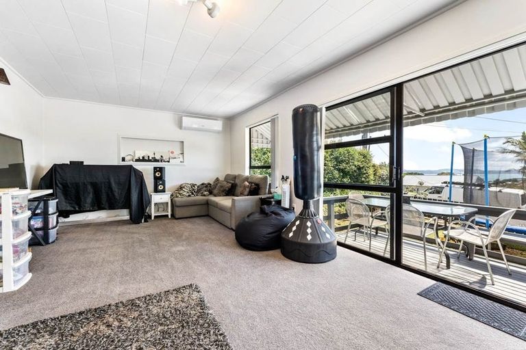 Photo of property in 11 Totara Road, Stanmore Bay, Whangaparaoa, 0932
