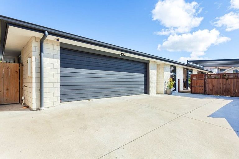Photo of property in 1320b Papamoa Beach Road, Papamoa Beach, Papamoa, 3118