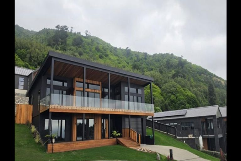 Photo of property in 8 Whio Place, Waikanae, 5036