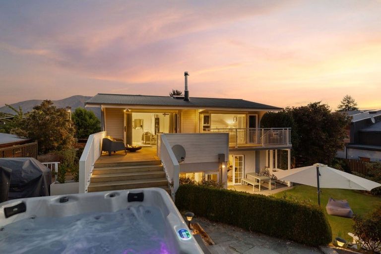 Photo of property in 13 Argyle Place, Arrowtown, 9302