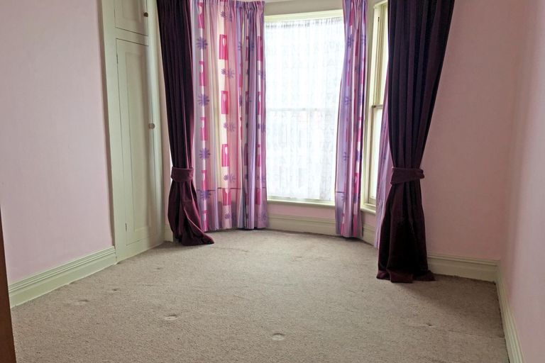 Photo of property in 42 Wharfe Street, South Hill, Oamaru, 9400