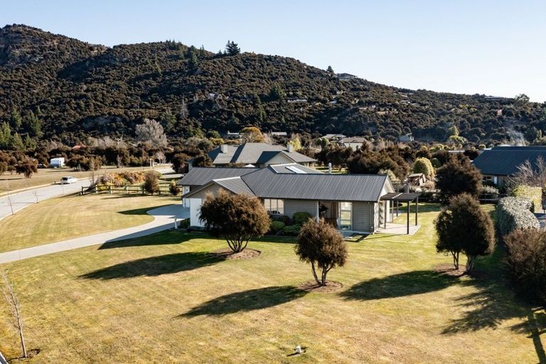 Photo of property in 28 Matheson Crescent, Albert Town, Wanaka, 9305