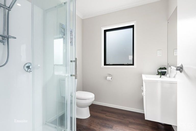 Photo of property in 38 Te Kaeaea Crescent, Wallaceville, Upper Hutt, 5018