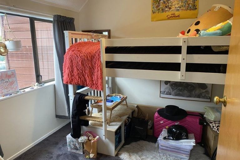 Photo of property in 2/17u Randwick Crescent, Moera, Lower Hutt, 5010