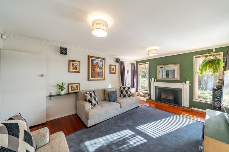 Photo of property in 51 Wyndham Road, Pinehaven, Upper Hutt, 5019