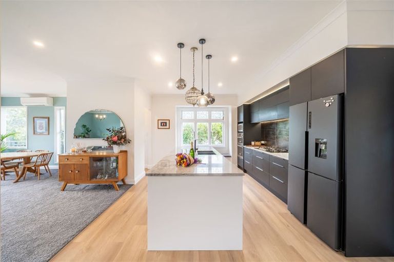 Photo of property in 6 Onehuka Road, Tirohanga, Lower Hutt, 5010