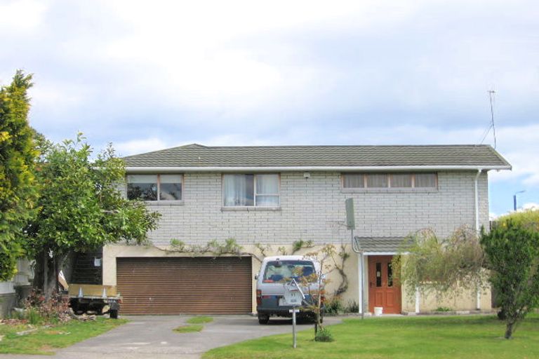 Photo of property in 77 Tamatea Road, Taupo, 3330