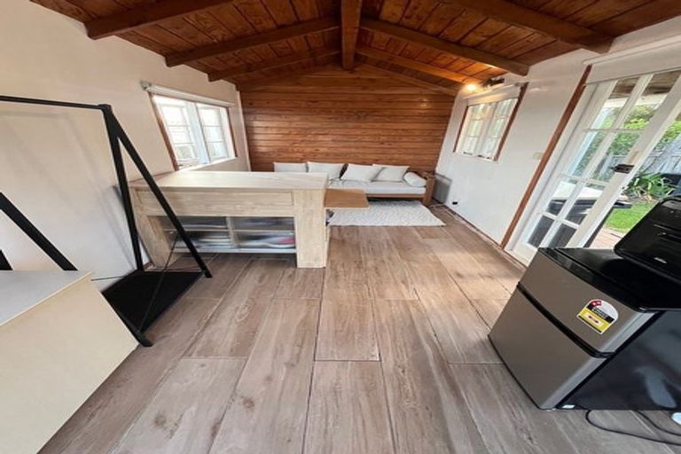 Photo of property in 19 Ferry Parade, Herald Island, Auckland, 0618