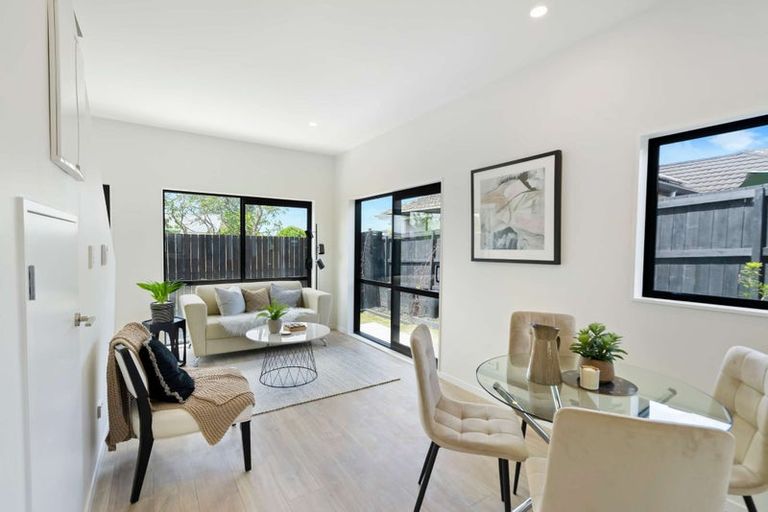 Photo of property in 8/24 Andrew Road, Howick, Auckland, 2010