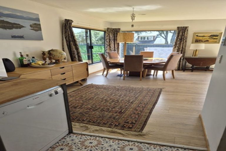 Photo of property in 1/14 Beresford Street, Bayswater, Auckland, 0622