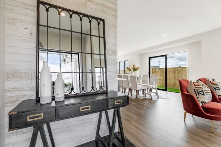 Photo of property in 11 Zadar Street, Kumeu, 0810