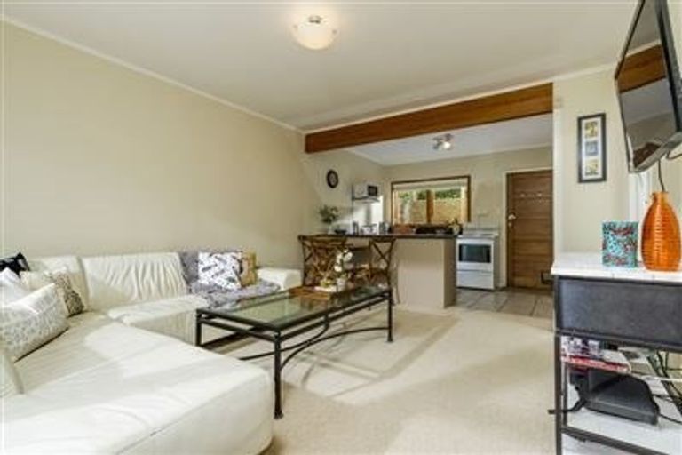 Photo of property in 2/40 Vauxhall Road, Devonport, Auckland, 0624