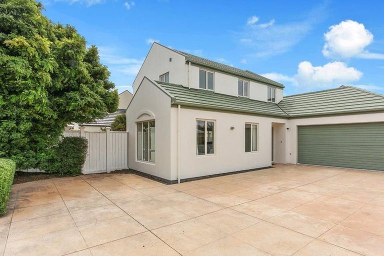 Photo of property in 150 Avonhead Road, Avonhead, Christchurch, 8042