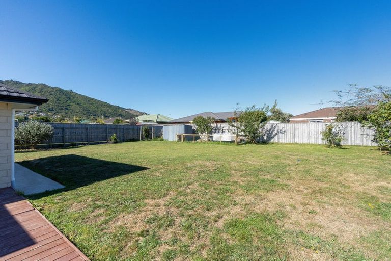 Photo of property in 23 Waipunahau Road, Waikanae, 5036
